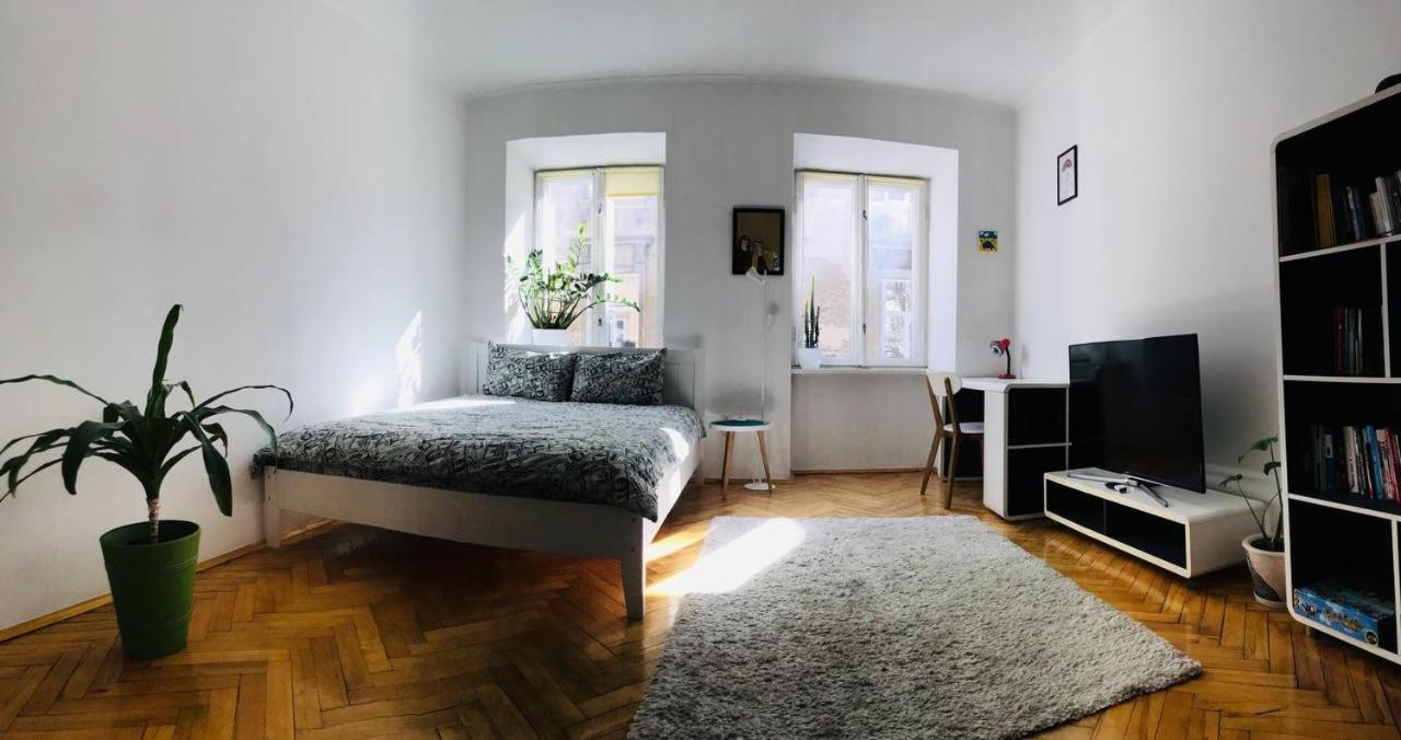 Berlin Apartment Lviv Exterior foto